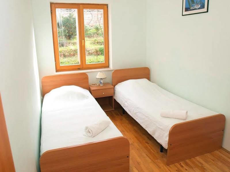 Santic Hotel Postira Luaran gambar