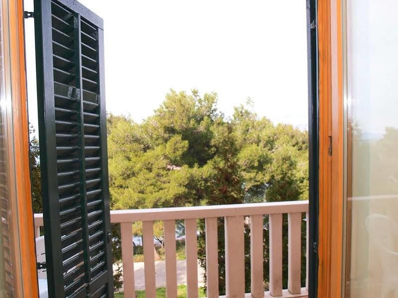 Santic Hotel Postira Luaran gambar