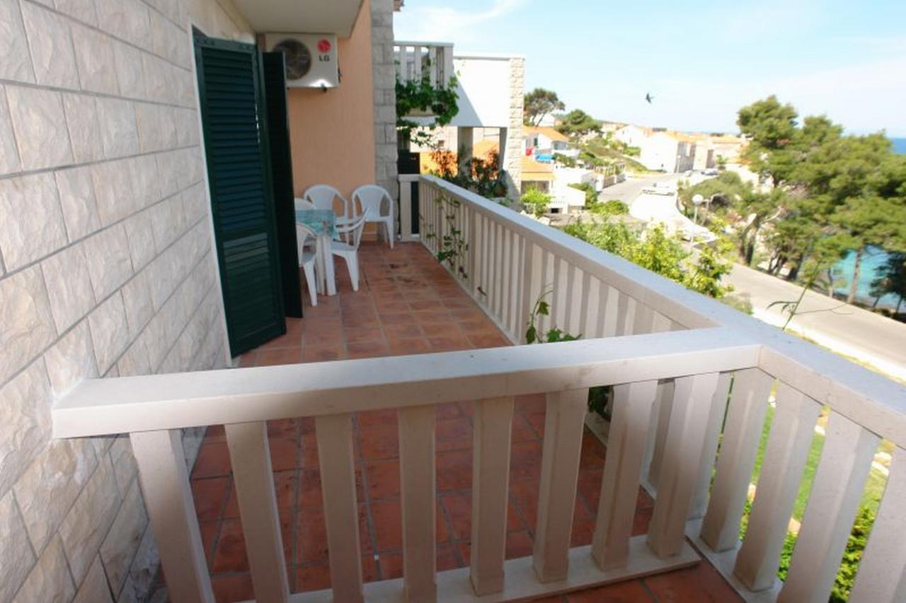 Santic Hotel Postira Luaran gambar
